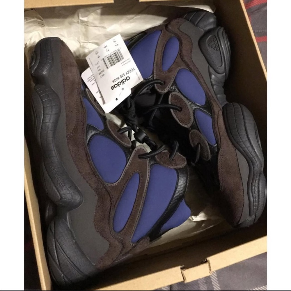 Yeezy Tyrian 500’s Size 10